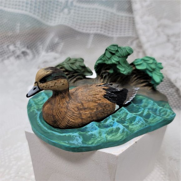 Vtg Avon Native American Duck Collection 1989 Original Box - Picture 2 of 7